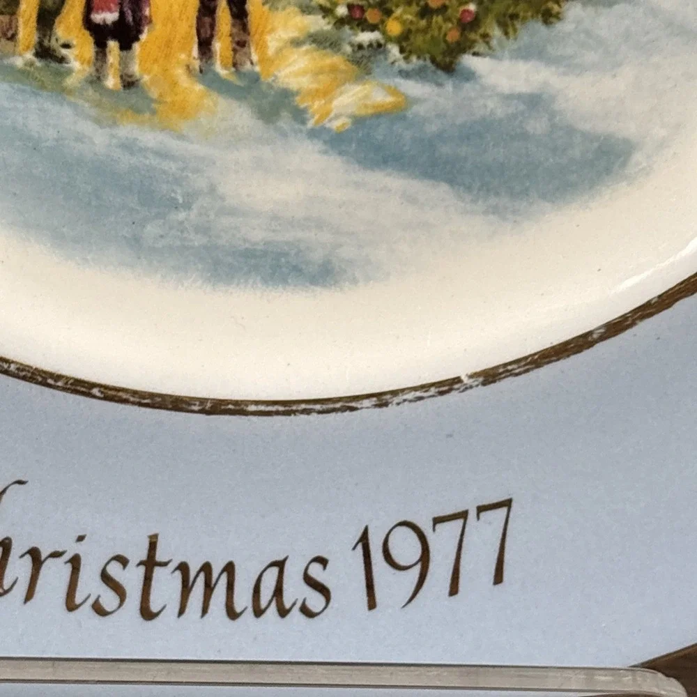 VTG Avon Christmas Plate 1977 